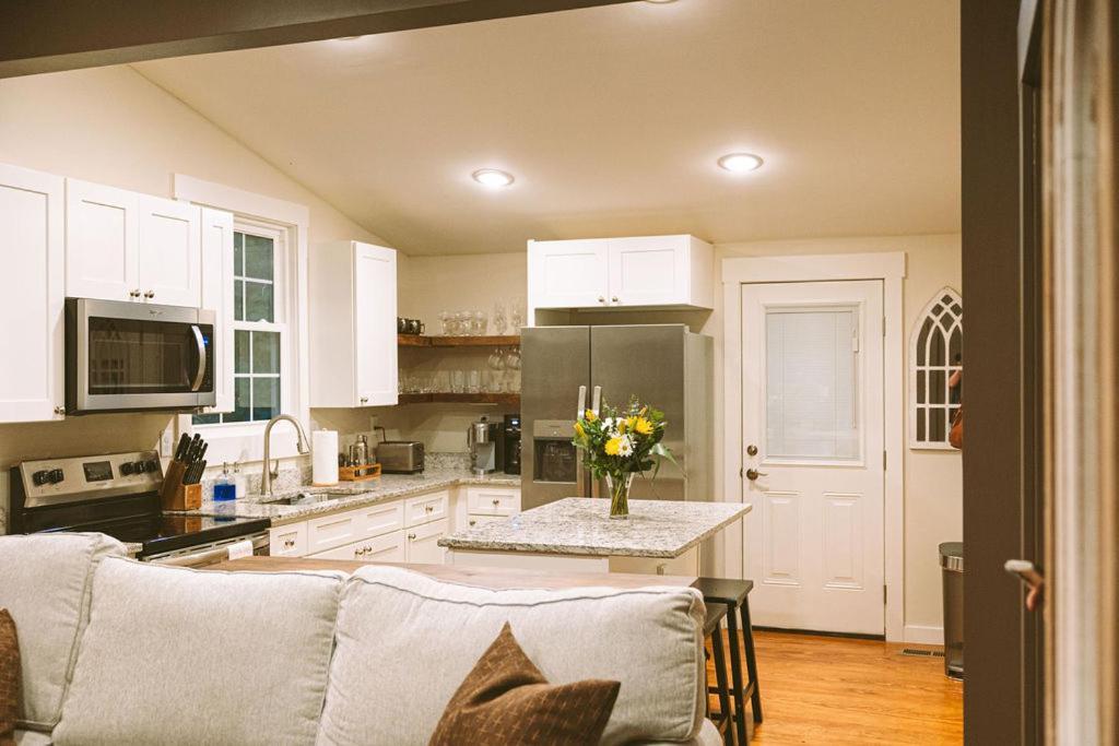 Historic Renovated 2Bd - Overlooking Downtown Knoxville Buitenkant foto